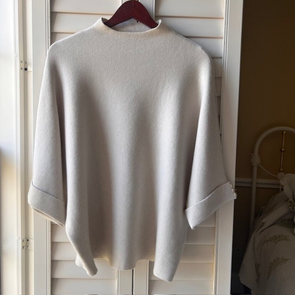 Elle Etern Beige Sweater Size S/M